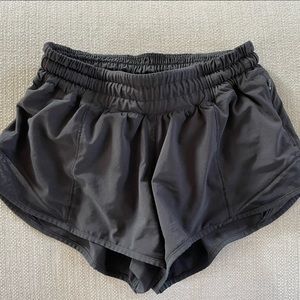 Lululemon Hotty HotShorts Sz 2, 2.5” Inseam